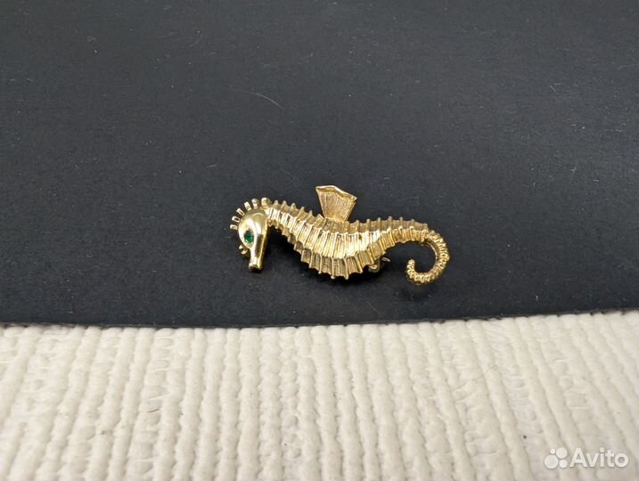 Винтажная брошь морской конек