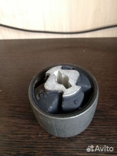 Сайлентблок заднего продольного рычага подвески