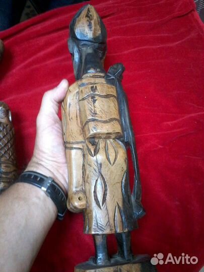 Африканские статуэтки