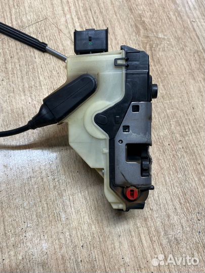 Замок Задний Левый Citroen C4 B7