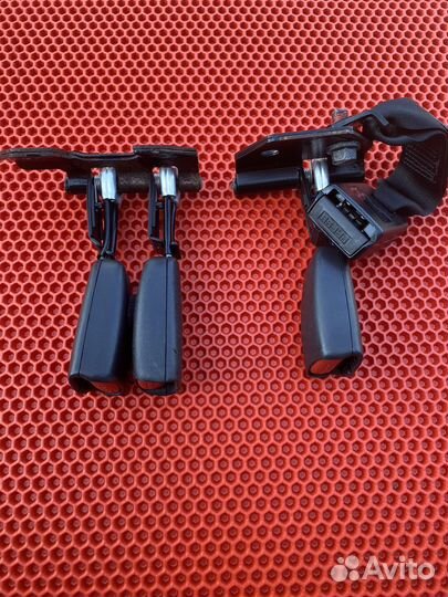 Защелки ремней задние mitsubishi carisma седан