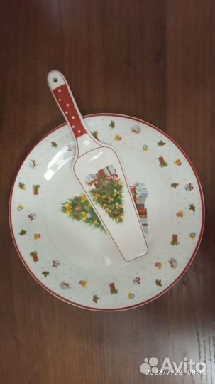 Набор столовой посуды новый