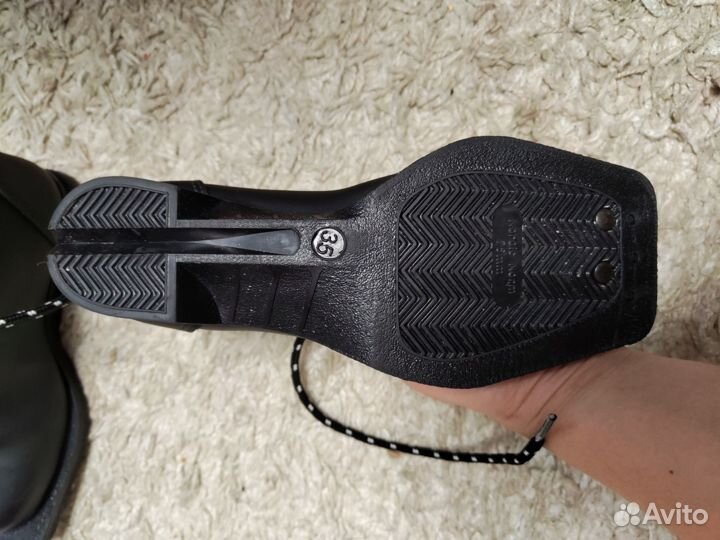 Лыжные ботинки