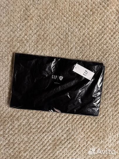 Футболка Gap x WB