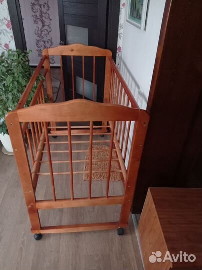 Детская кроватка