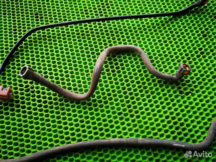 Трубка топливная на Toyota Corolla E15 2006-2013