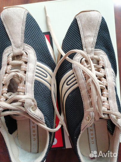 Кроссовки женские carnaby 37 р