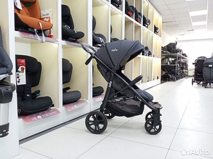Прогулочная коляска Joie Litetrax 4 DLX Coal