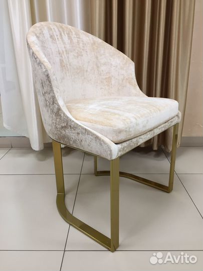 Стул на металлических ножках ма