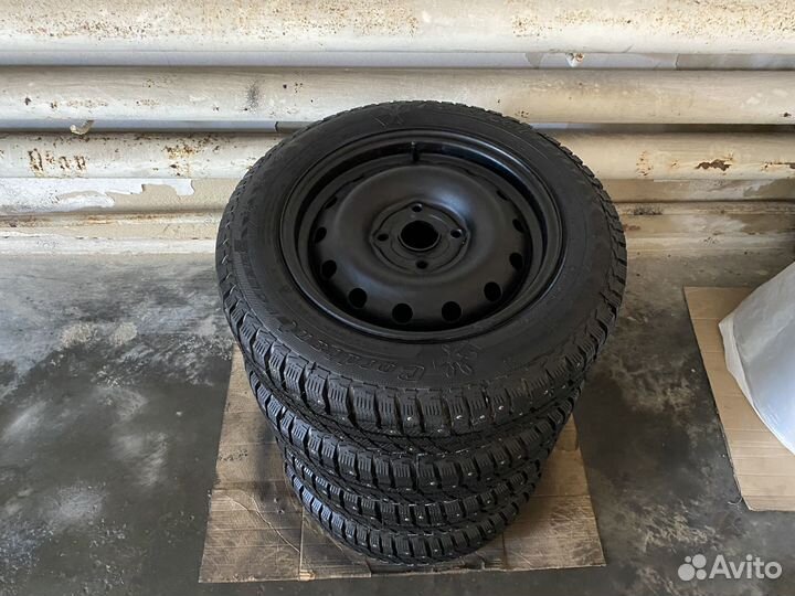 Новая резина на дисках R15 Шевроле Лачетти