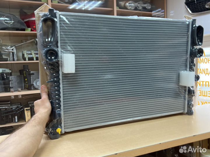 Радиатор охлаждения Мерседес W211 / W219