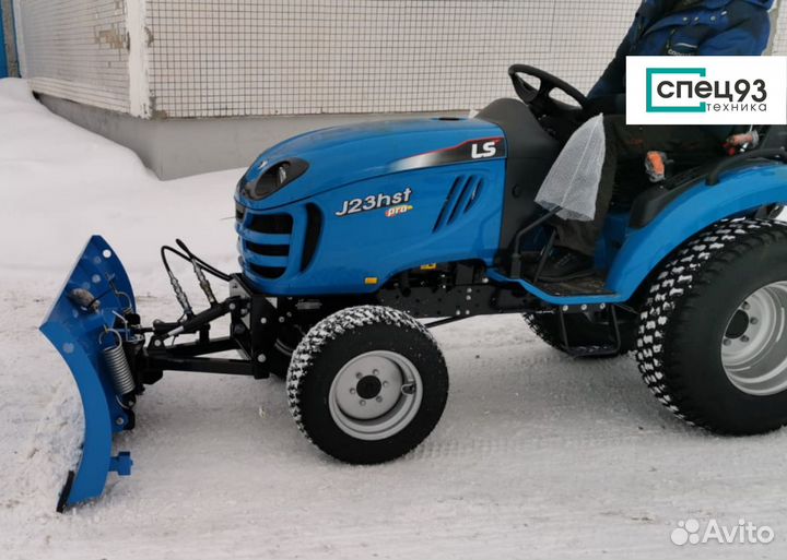 Снежный отвал с поворотом для трактора