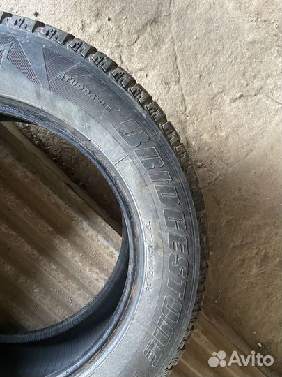 Bridgestone Ice Cruiser 7000 215/60 R16