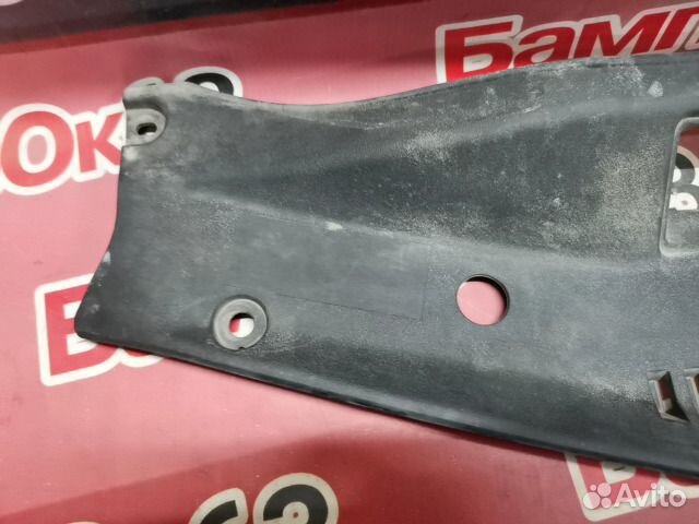 Накладка замка капота передний Toyota Camry