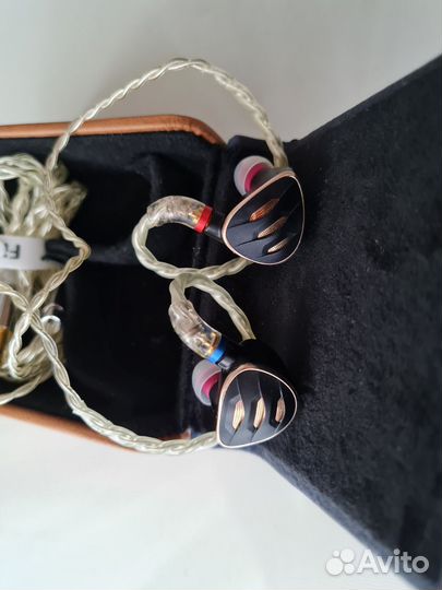 Внутриканальные наушники Fiio Fh5s