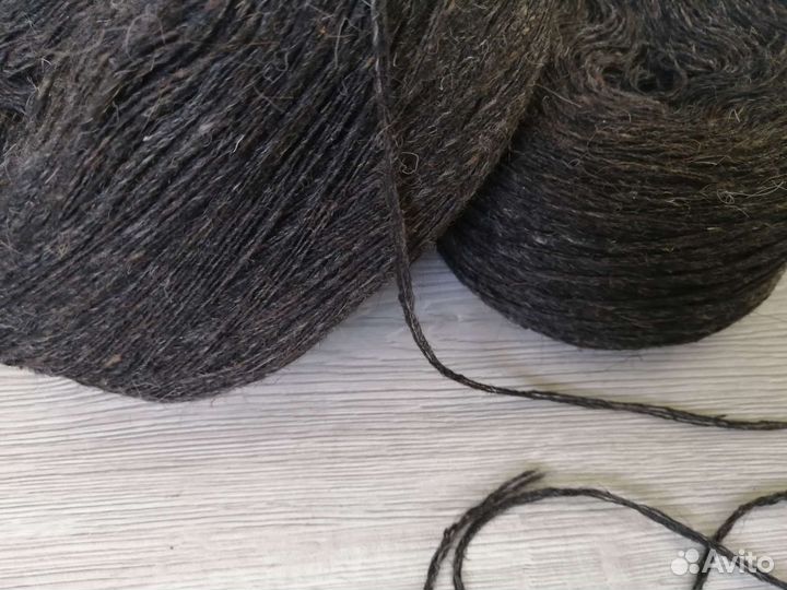 Пряжа шерстяная для вязания. Цвет графит. 250 гр