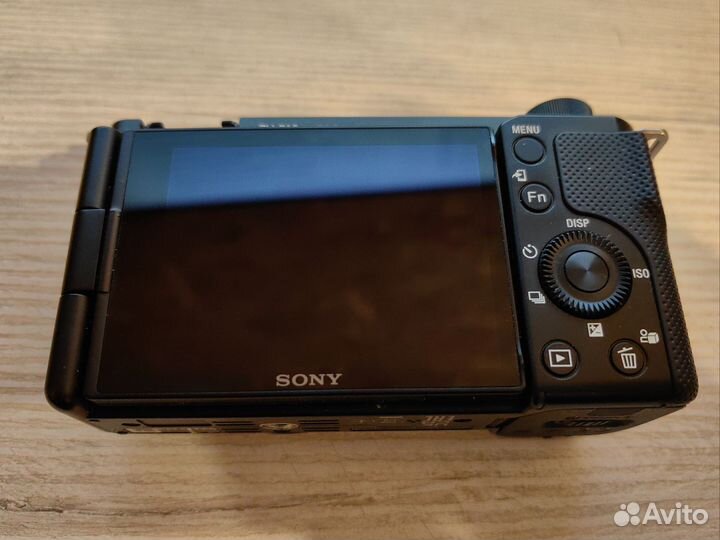 Продам Sony ZV-E10 (body)