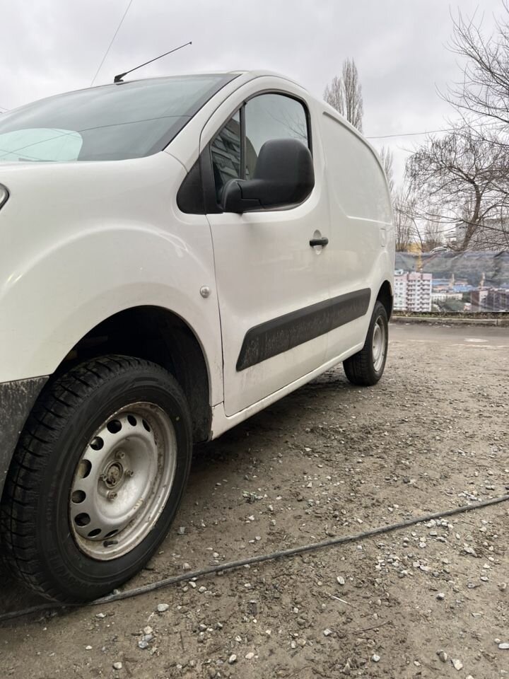 Citroen Berlingo: фото владельца