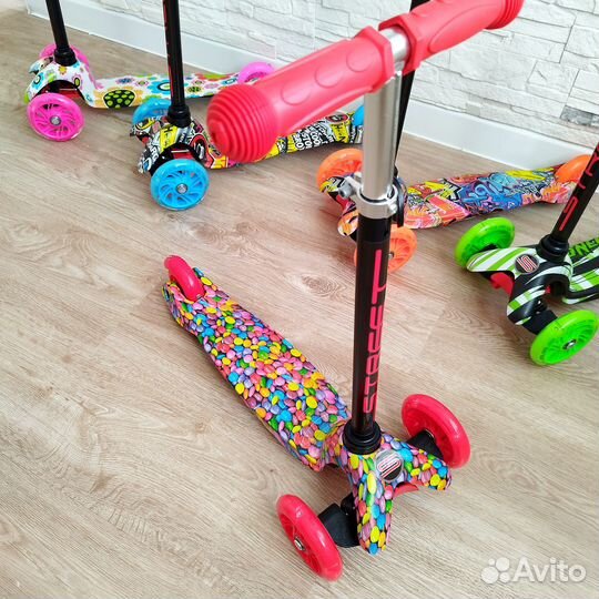 Самокат детский трехколесный со светящимися колеса