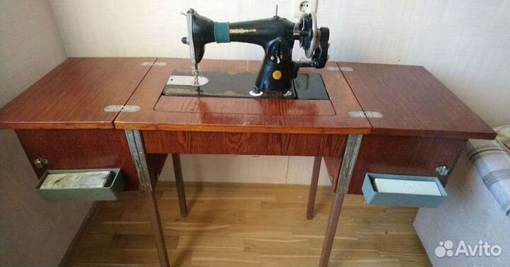 Швейная машинка 