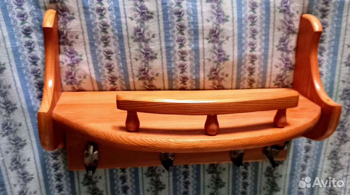 Вешалка для одежды настенная