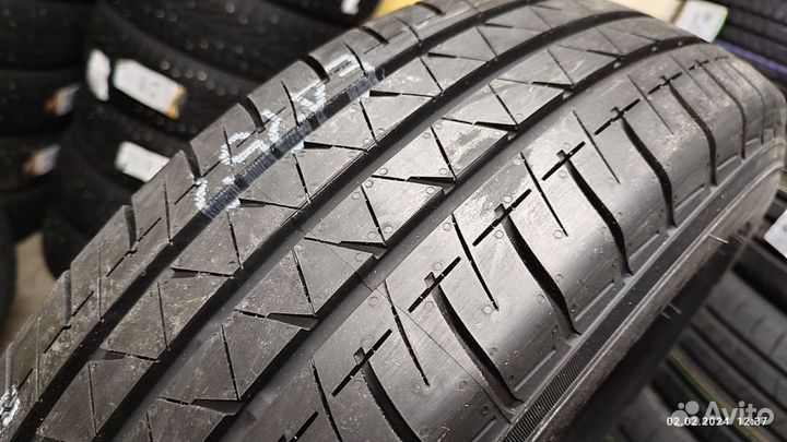 Yokohama BluEarth-Van RY55 215/75 R16C 116R