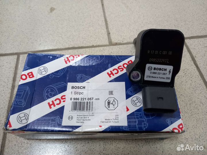Катушка зажигания Bosch 0986221057