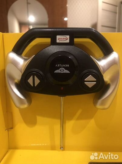 Bentley Continental GT 2 на пульте управления