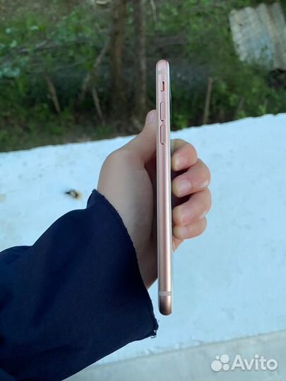 iPhone 8, 64 ГБ
