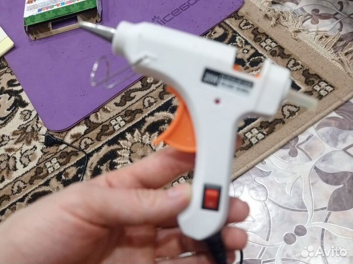 Клеевой пистолет