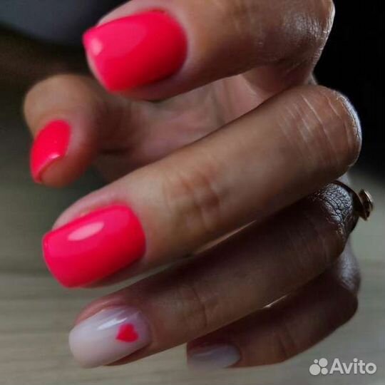 Маникюр с покрытием гель-лаком