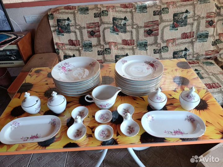 Набор столовой посуды на 12 персон