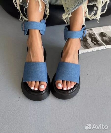 Босоножки женские