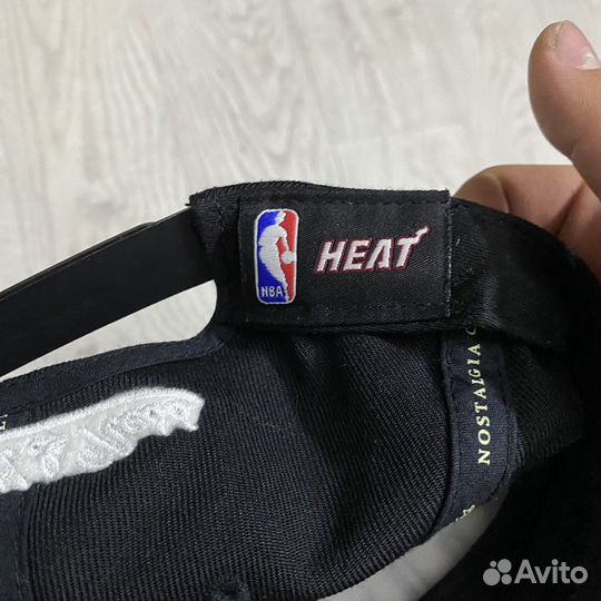 Бейсболка mitchell ness Miami Heat