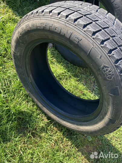 Roadstone Winguard Ice SUV 225/60 R17