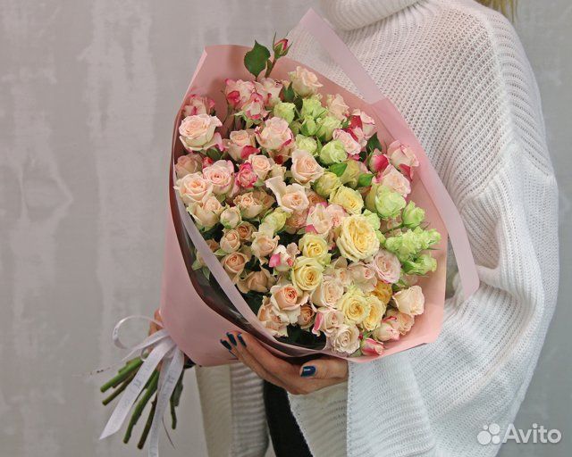 Букет из 15 высоких кустовых роз (Кения) 60-70 см