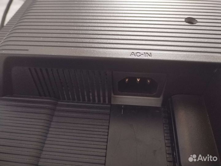 Монитор Samsung