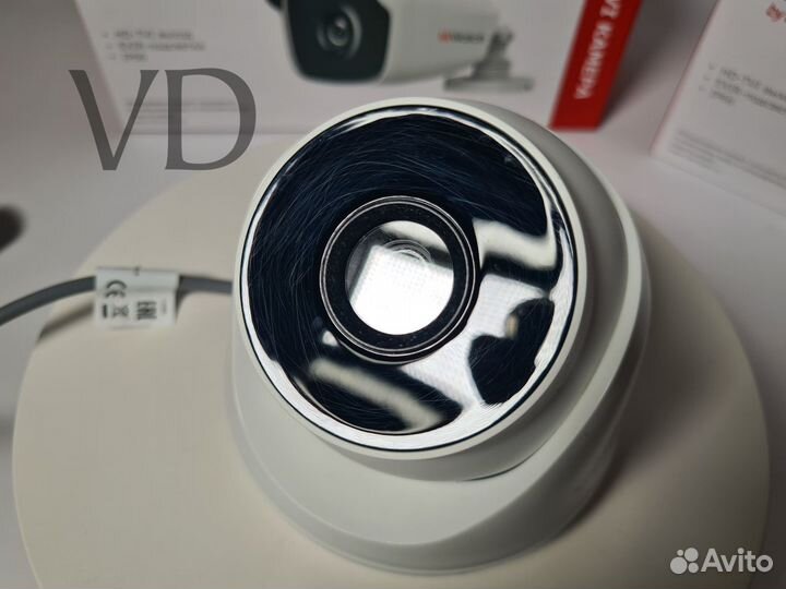 HD-TVI видеокамера HiWatch DS-T233 2MP