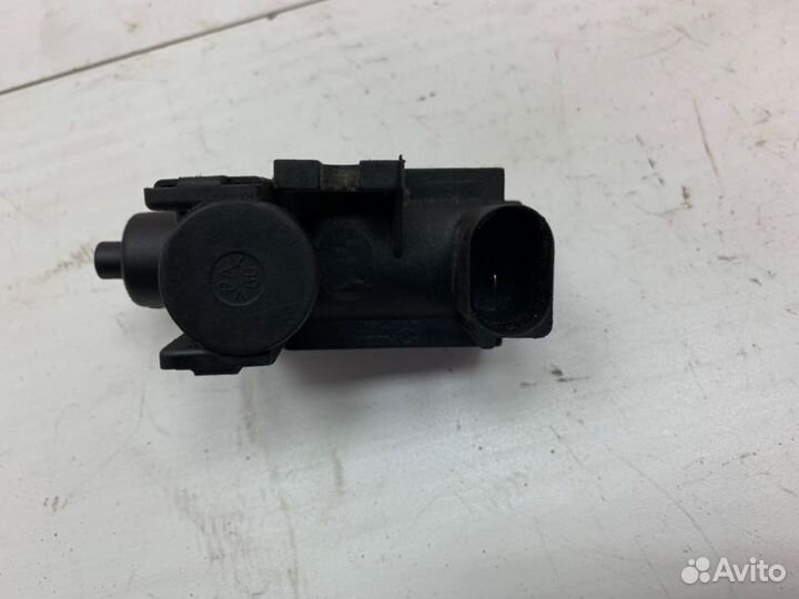 Клапан электромагнитный Audi A4 седан AVF 2004