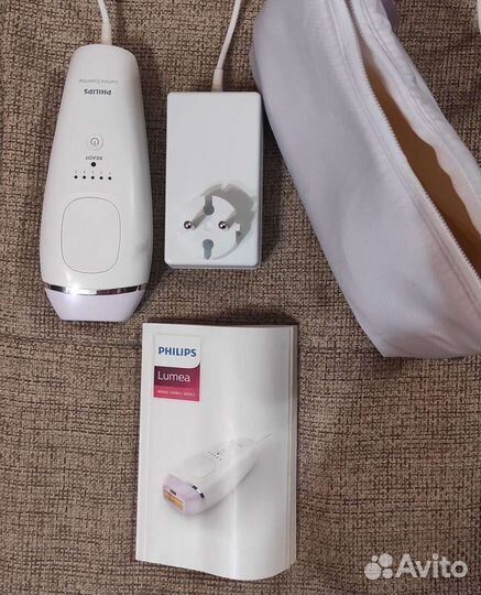Фотоэпилятор Philips Lumea Essential BRI863
