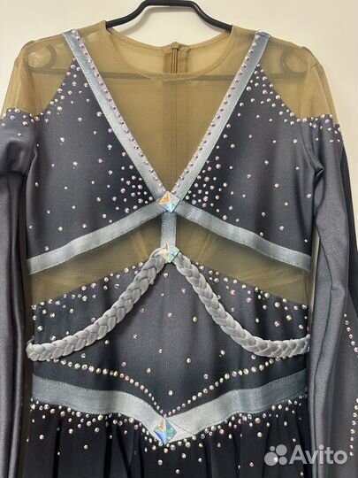 Платье для выступлений по фигурному катанию