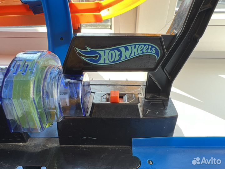 Hot wheels Экшн Автотрек Винтовое столкновение