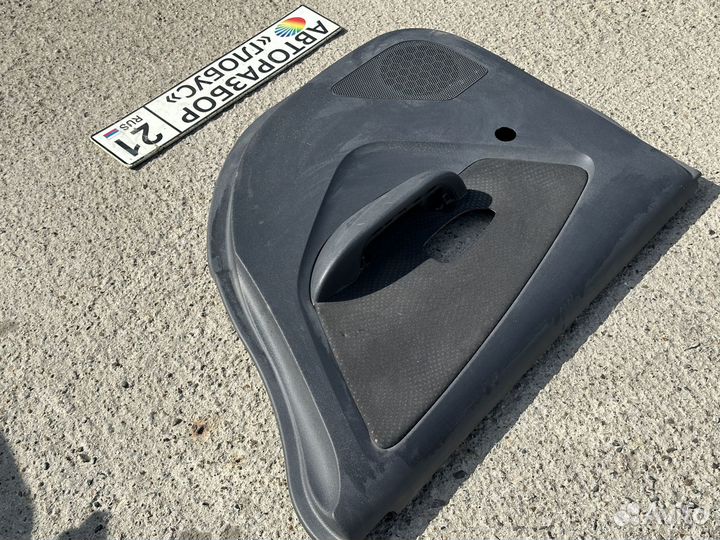 Обшивка двери задняя правая Nissan Almera G15