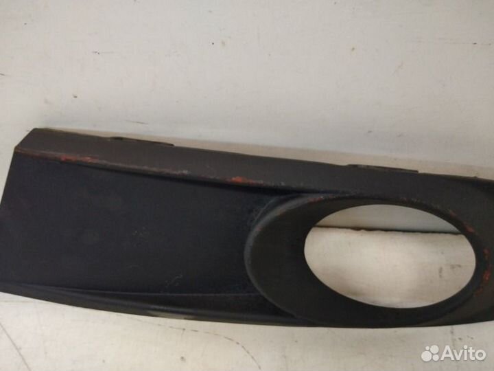 Решетка бампера передняя левая Volkswagen Jetta 6