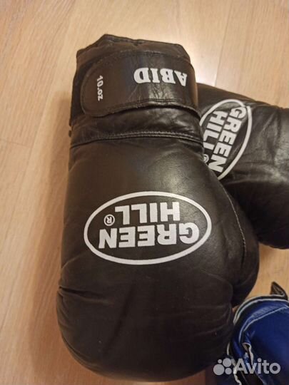 Боксерские перчатки