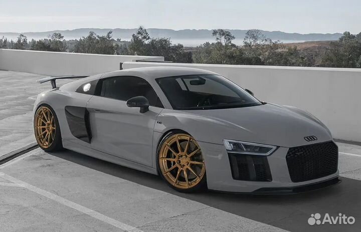 Двухсоставные кованые диски на Audi R8 V10