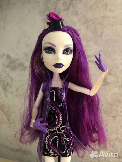 Monster high Спектра 