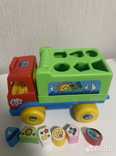Развиыающие игрушки Грузовик сортер