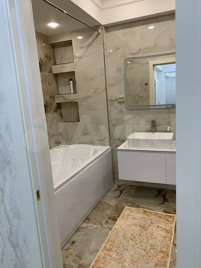 3-к. квартира, 128 м², 8/10 эт.