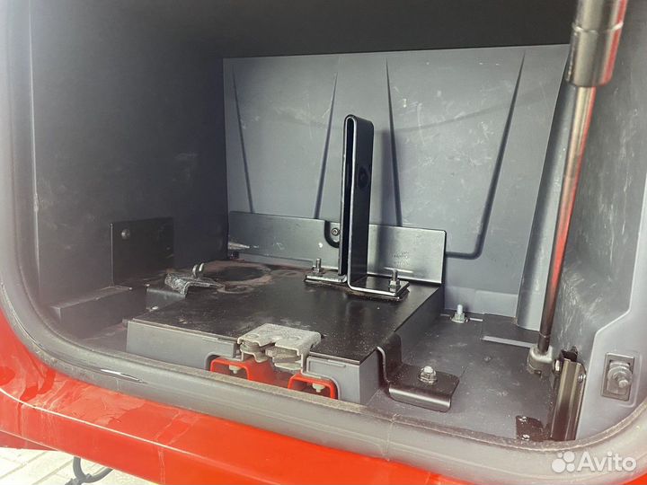 Ящик инструментальный правый Renault T